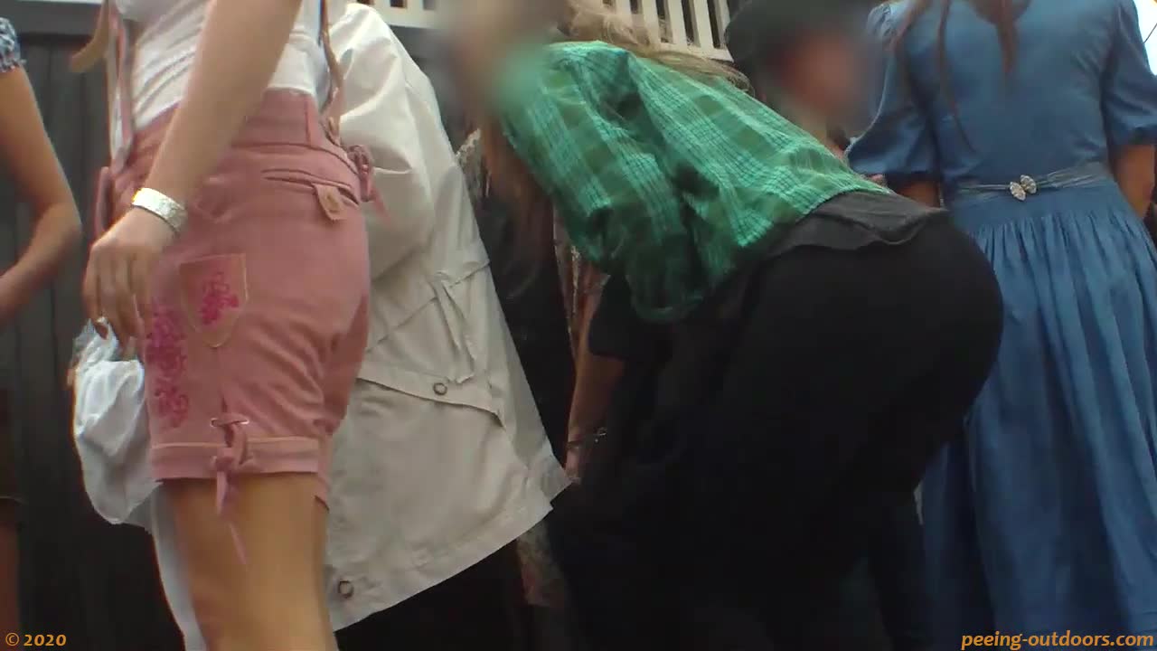 Festival peeing voyeur